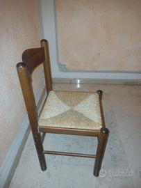 sedia seduta in paglia