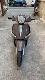 Piaggio Liberty 150 IJET