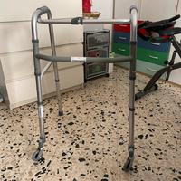 Deambulatore pieghevole