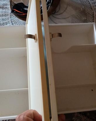 Specchiera bagno con luce e ante – usata