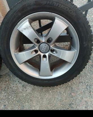 Gomme invernali tre picchi e fiocco di neve 