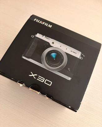 Fujufilm X30