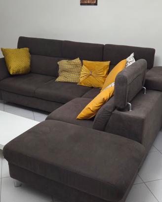 divano angolare con puff 