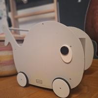 Carrello a spinta e contenitore per giochi