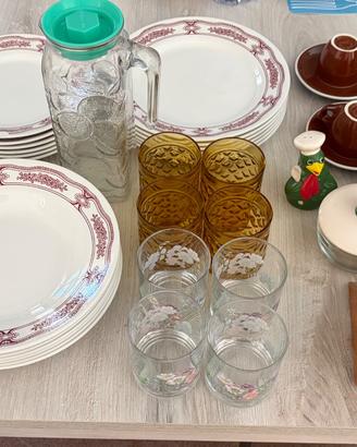 Set cucina piatti/bicchieri/posate