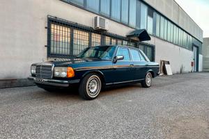 Mercedes w123 200