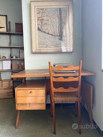 Scrivania in legno anni 1950