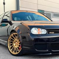 Volkswagen Golf R32 UNICA 240CV