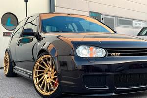 Volkswagen Golf R32 UNICA 240CV