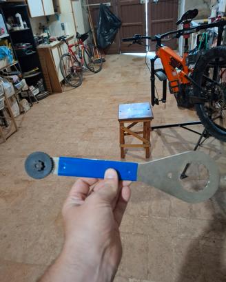 chiave motore oli e chiave parktool  bbt-9 