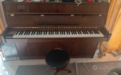 Pianoforte Yamaha tre pedali 