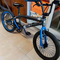 Bicicletta Bmx bambino azzurra