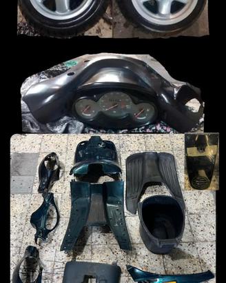 Vari ricambi Vespa 125 2001/Majesty 125 1998/2002
