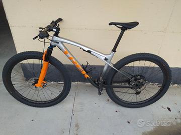 TREK SUPERCALIBER 9.8 XT / SOLO CONSEGNA  A MANO 