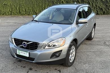 VOLVO XC60 2.4 D 163 CV AWD Geartronic Momentum