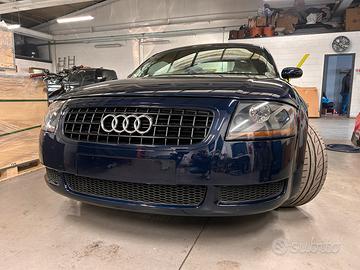 Audi TT mk1 (8N)