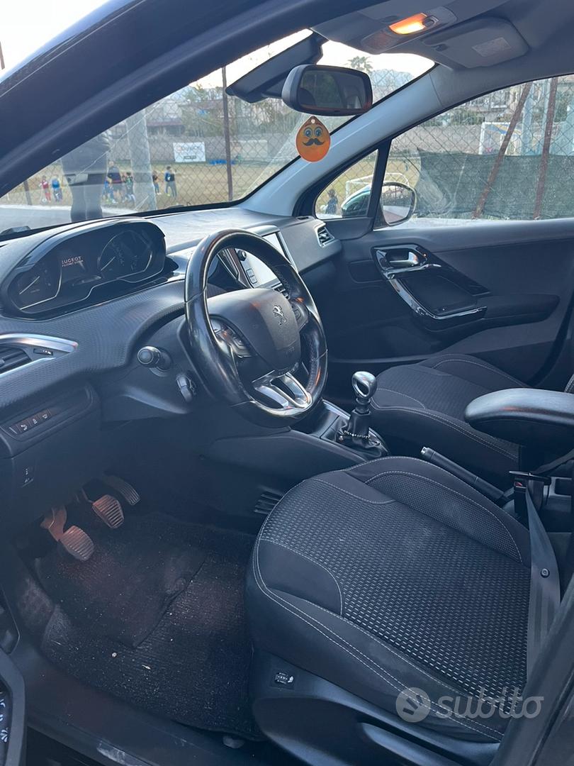 Peugeot 208 1° serie