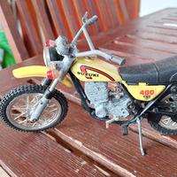 polistil  Suzuki 400