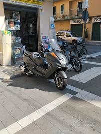 moto scooter Majestic Yamaha 250 cc