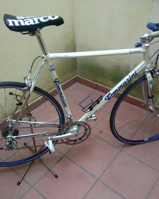Bicicletta Tommasini dotata di cambio Shimano Dura