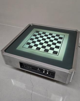 tavolo da salotto vintage con scacchiera