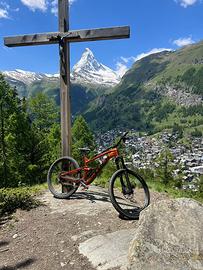 Trek Slash Gen 5 2024 taglia L/XL, bici da enduro