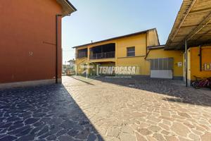 TERRATETTO DI 440 MQ IN CENTRO PAESE!