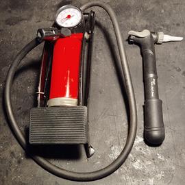 Pompa a mano e pompa a pedale