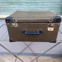 valigia vintage di cartone 
