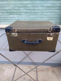valigia vintage di cartone 