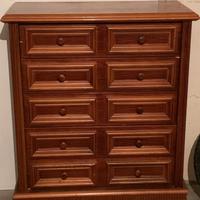 Cassettiera in legno molto robusta