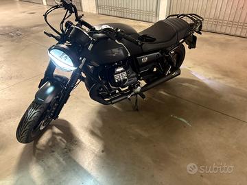 Moto guzzi v7. 850