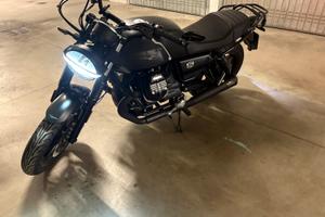 Moto guzzi v7. 850