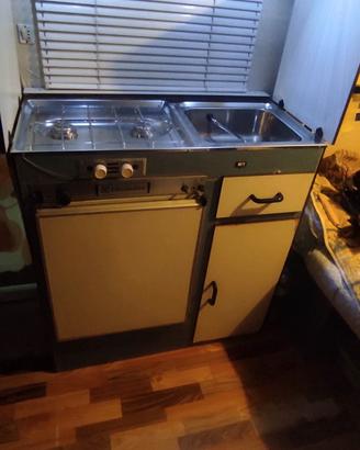 BLOCCO CUCINA LAVELLO FRIGO 