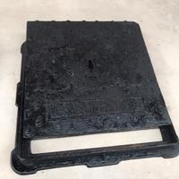 Chiusino in ghisa 40x40 carrabile