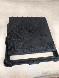 Chiusino in ghisa 40x40 carrabile