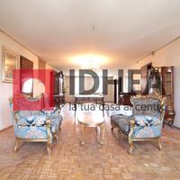 APPARTAMENTO-NEGOZI-LABORATORIO SIGNORESSA RIF."A