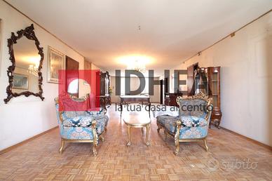 APPARTAMENTO-NEGOZI-LABORATORIO SIGNORESSA RIF."A