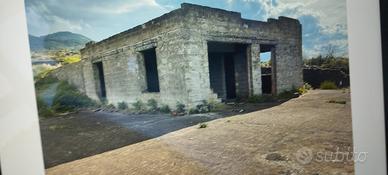 Rustico con terreno Quota Mille
