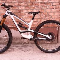 Yt Capra Cf pro Carbonio