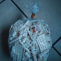 3 sacchetti di lego da 500 gr l' uno,