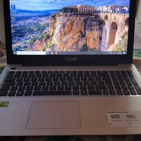 PC portatile ASUS X556U