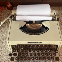 Macchina da scrivere euronova 25