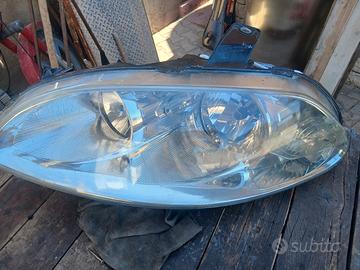 Faro fiat croma lato Sx