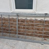 Porta in metallo. Cancello