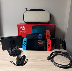 Nintendo Switch V1 + custodia omaggio
