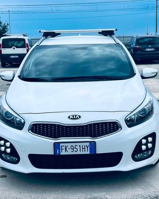 Kia Ceed cee'd 1.6 CRDi 110 CV 5 porte GT - LINE