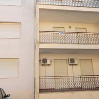 TRICASE - Appartamento al primo piano con box