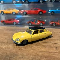 Politoys Export art. 545 Citroen DS 21 1/43