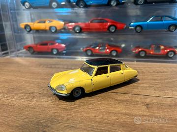 Politoys Export art. 545 Citroen DS 21 1/43